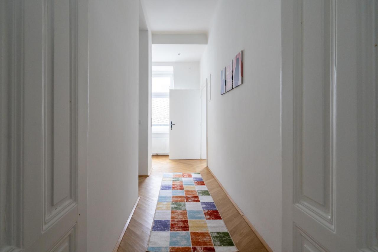 Central Two Bedroom Apartment Відень Екстер'єр фото