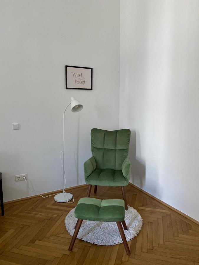 Central Two Bedroom Apartment Відень Екстер'єр фото