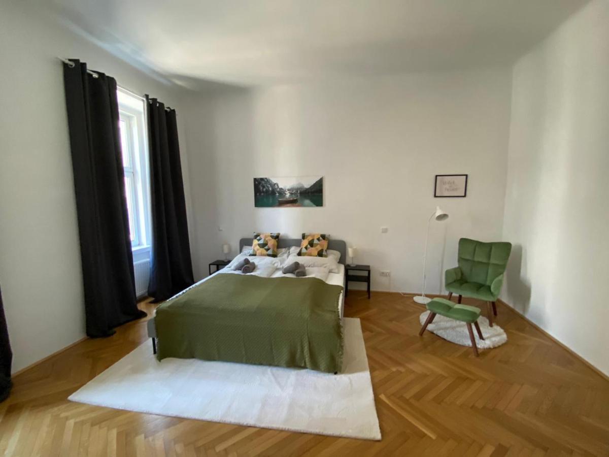 Central Two Bedroom Apartment Відень Екстер'єр фото