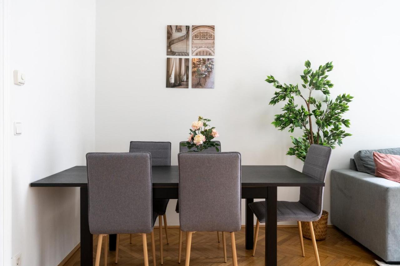 Central Two Bedroom Apartment Відень Екстер'єр фото
